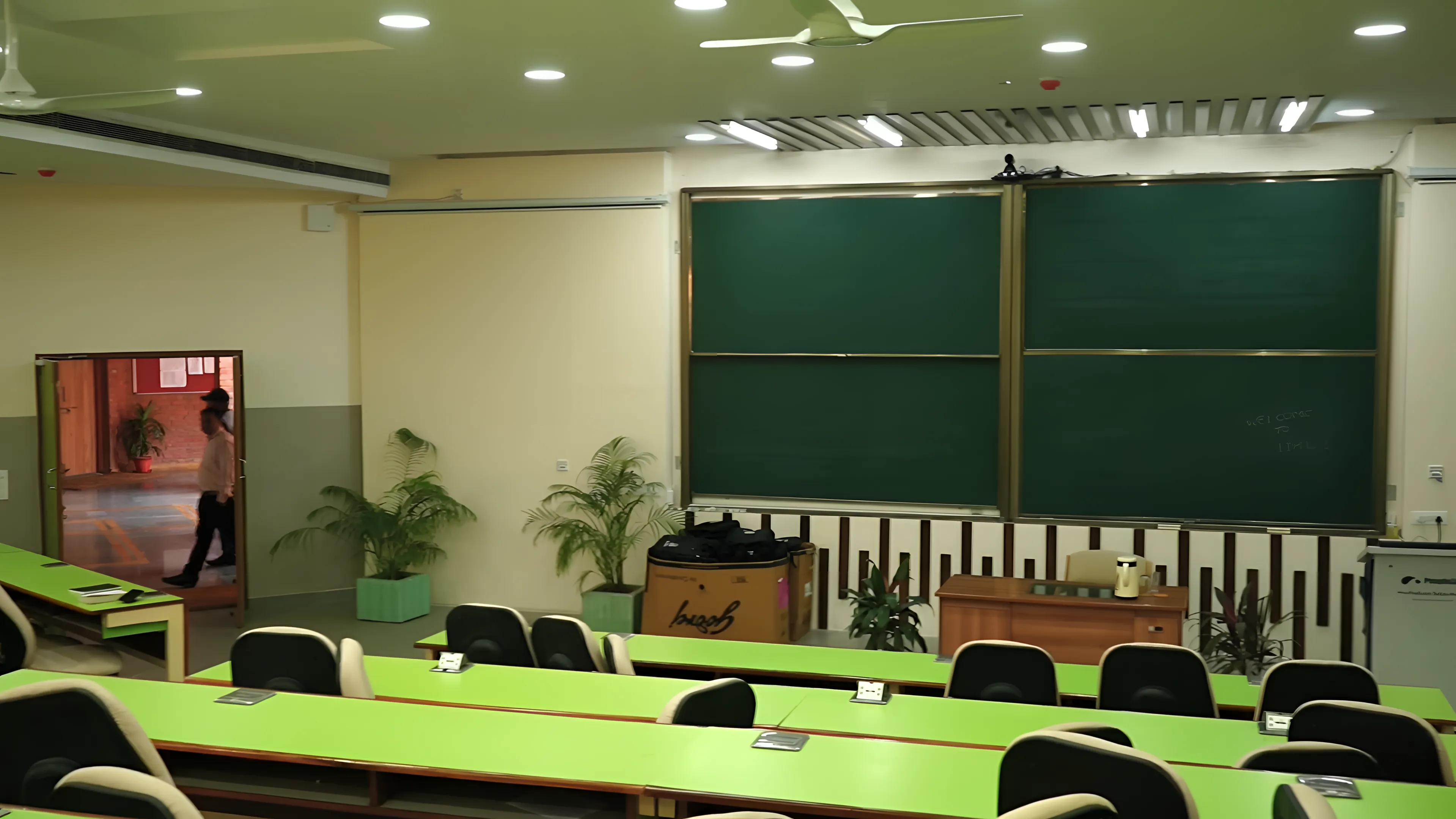 IIM Lucknow academic infrastructure photo 3